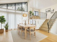Wohnbereich (Einrichtungsbeispiel) Freistehende Liegenschaft mit Privatweg, Garage, Garten und viel Gestaltungspotenzial