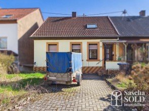 Hauptbild Kleines Handwerkerhaus in Elversberg mit Garten, Terrasse, Stellplatz & beheiztem Partyraum