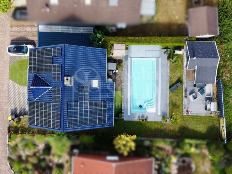 Drohnenaufnahme Ottweiler Einfamilienhaus Freistehendes Einfamilienhaus mit Pool, Sauna und PV-Anlage - Viel Platz & Komfort in ruhiger Lage