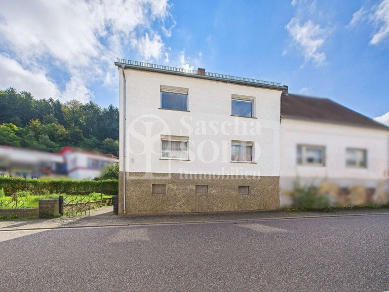 Stra�enseite Sankt Ingbert - Saarpfalz-Kreis Doppelhaush�lfte Doppelhaush�lfte f�r Familien oder als Mehrgenerationenhaus mit Garage und Garten - Oberw�rzbach