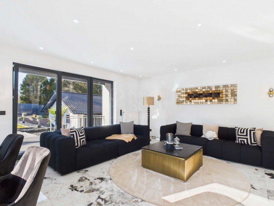 WE im EG - Wohnzimmer Villa Kirkel