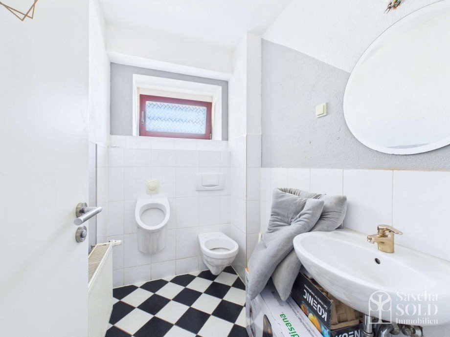 WE im EG - G�ste-WC Zweifamilienhaus Illingen