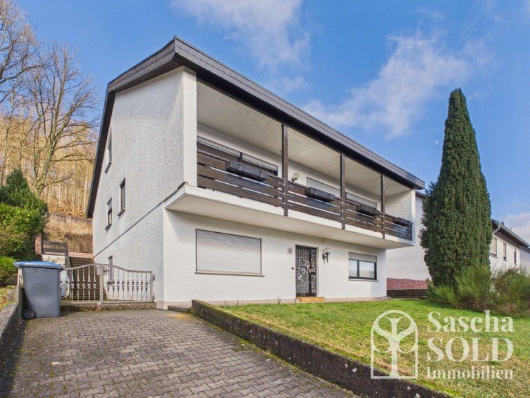 Hauptbild: Gro�es Einfamilienhaus in begehrter Lage von Oberw�rzbach, St. Ingbert mit Terrasse und S�dbalkon