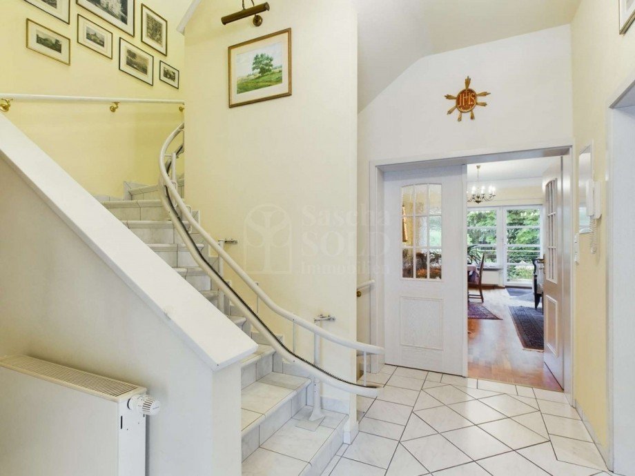 Treppe zum DG Reihenendhaus Saarbr�cken