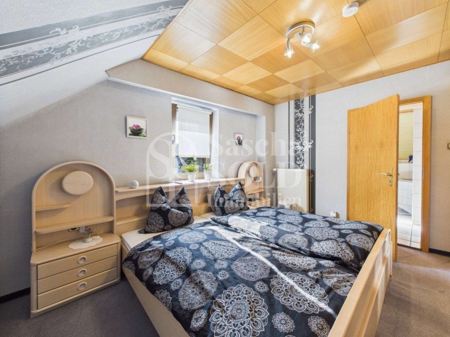 DG-Schlafzimmer Reihenendhaus Friedrichsthal