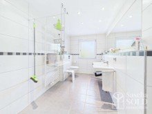 Badezimmer Gepflegter Bungalow mit Grundofen, sonniger Terrasse, Garten und Garage in Dudweiler-S�d