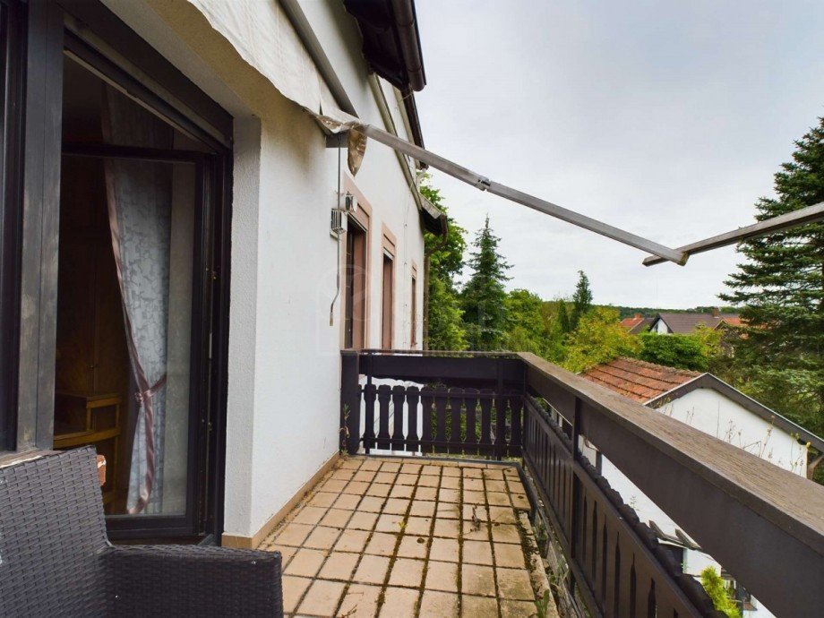 EG - Balkon Zweifamilienhaus Schiffweiler