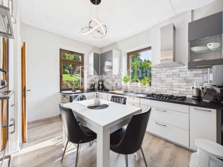 EG-K�che Friedrichsthal Reihenendhaus Modernisiertes Reihenendhaus mit 7 Zimmer, Garten & Garage in Bildstock, Friedrichsthal
