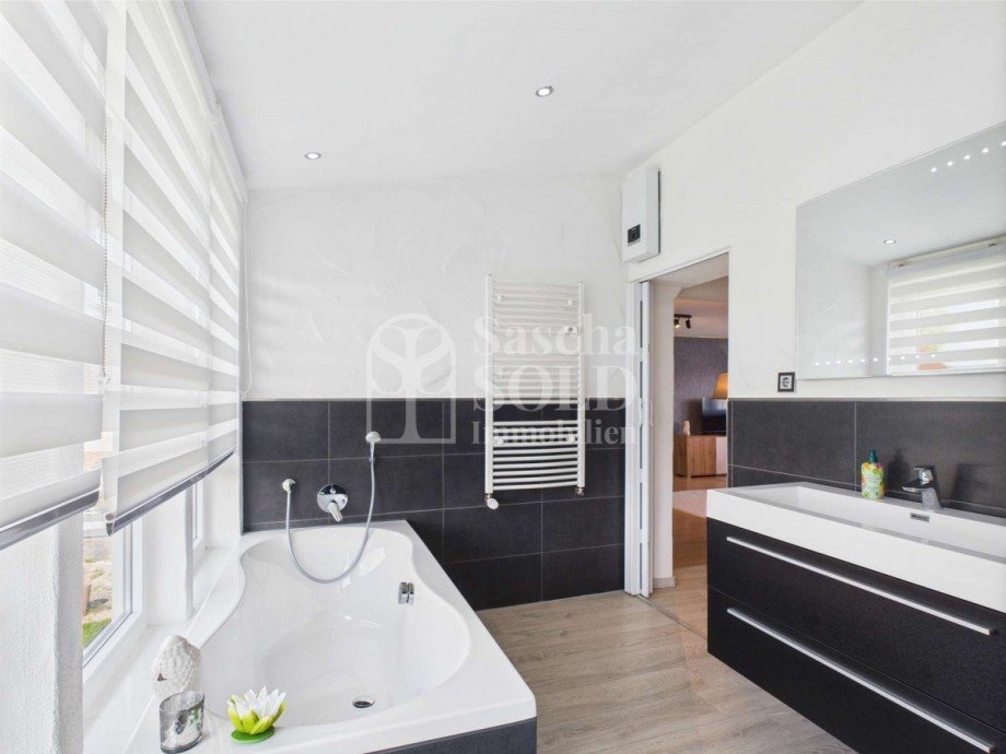 WE3 - Badezimmer 1 Mehrfamilienhaus Friedrichsthal