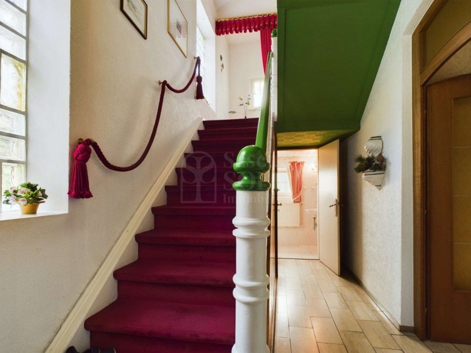 Eingangsbereich Zweifamilienhaus Schiffweiler
