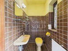 G�ste-WC Freistehende Liegenschaft mit Privatweg, Garage, Garten und viel Gestaltungspotenzial